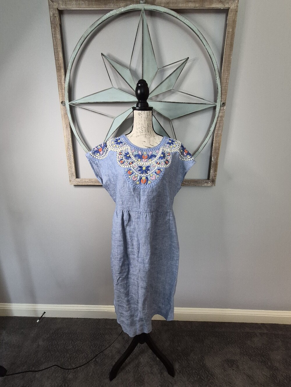 Boden Fleur Embroidered Linen Shift Dress - US 8L